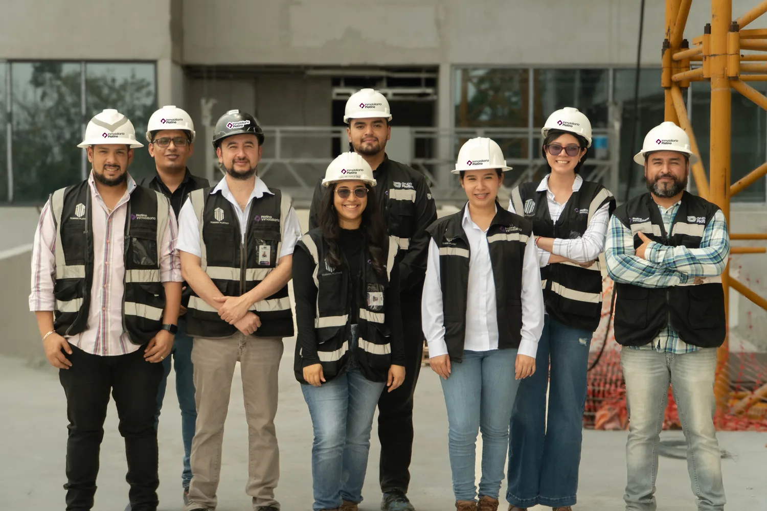 Equipo de Inmobiliaria Platino en obra