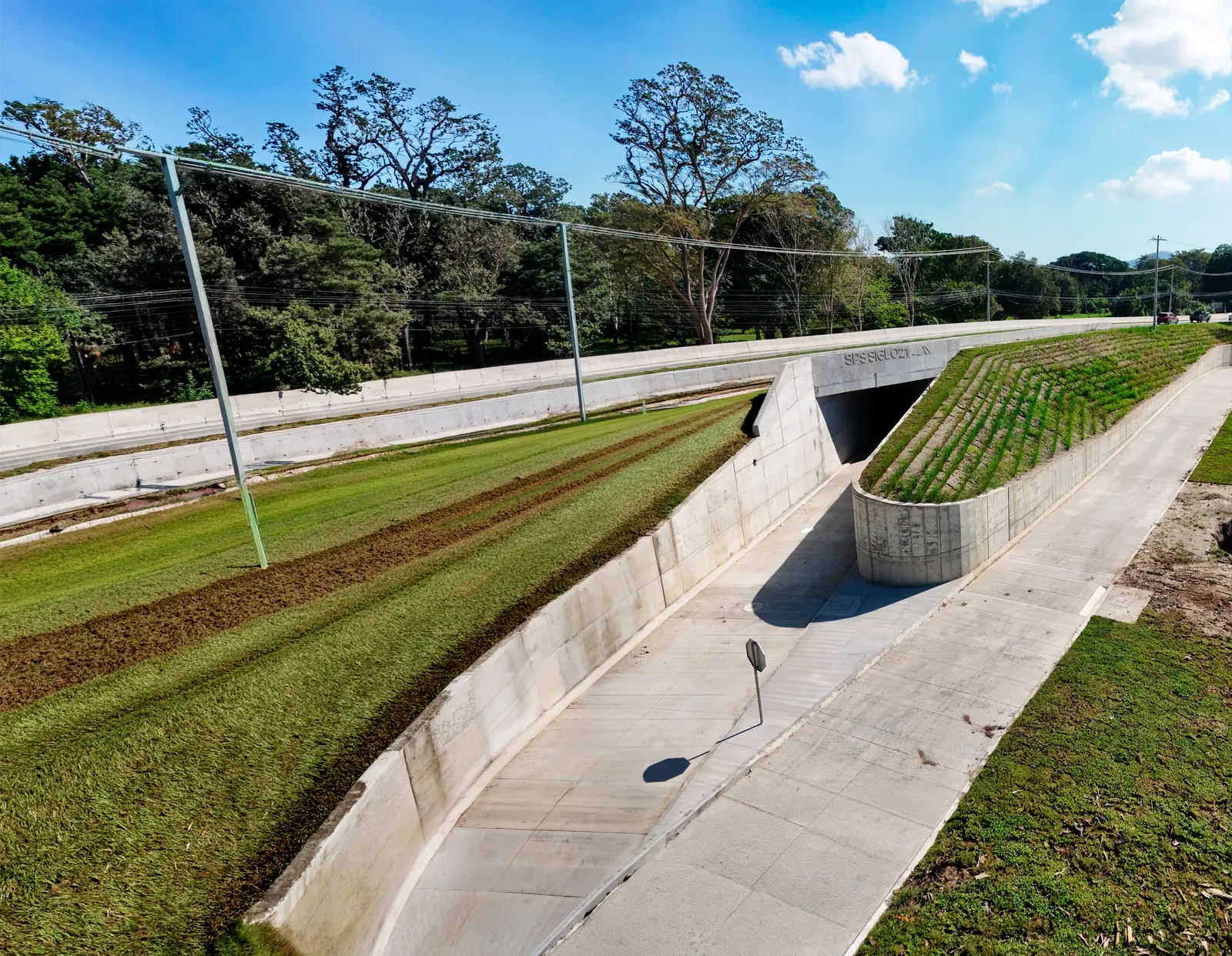 Acceso a Los Cármenes